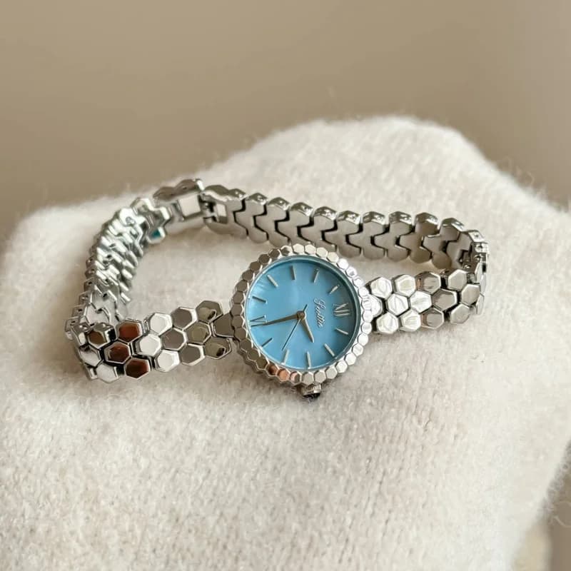 Scottie 9615- Silver Shell Blue Face
